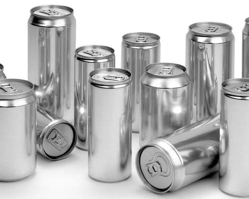 Group of silver aluminium beverage cans